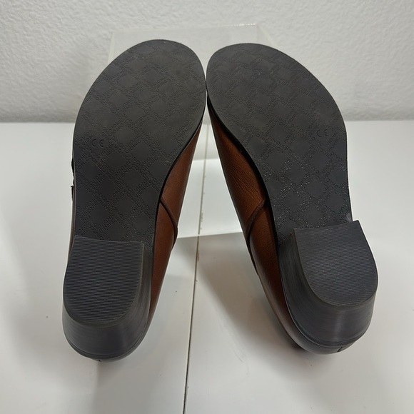 Vionic Jolene Tan Leather Ankle Booties - Picture 6 of 7